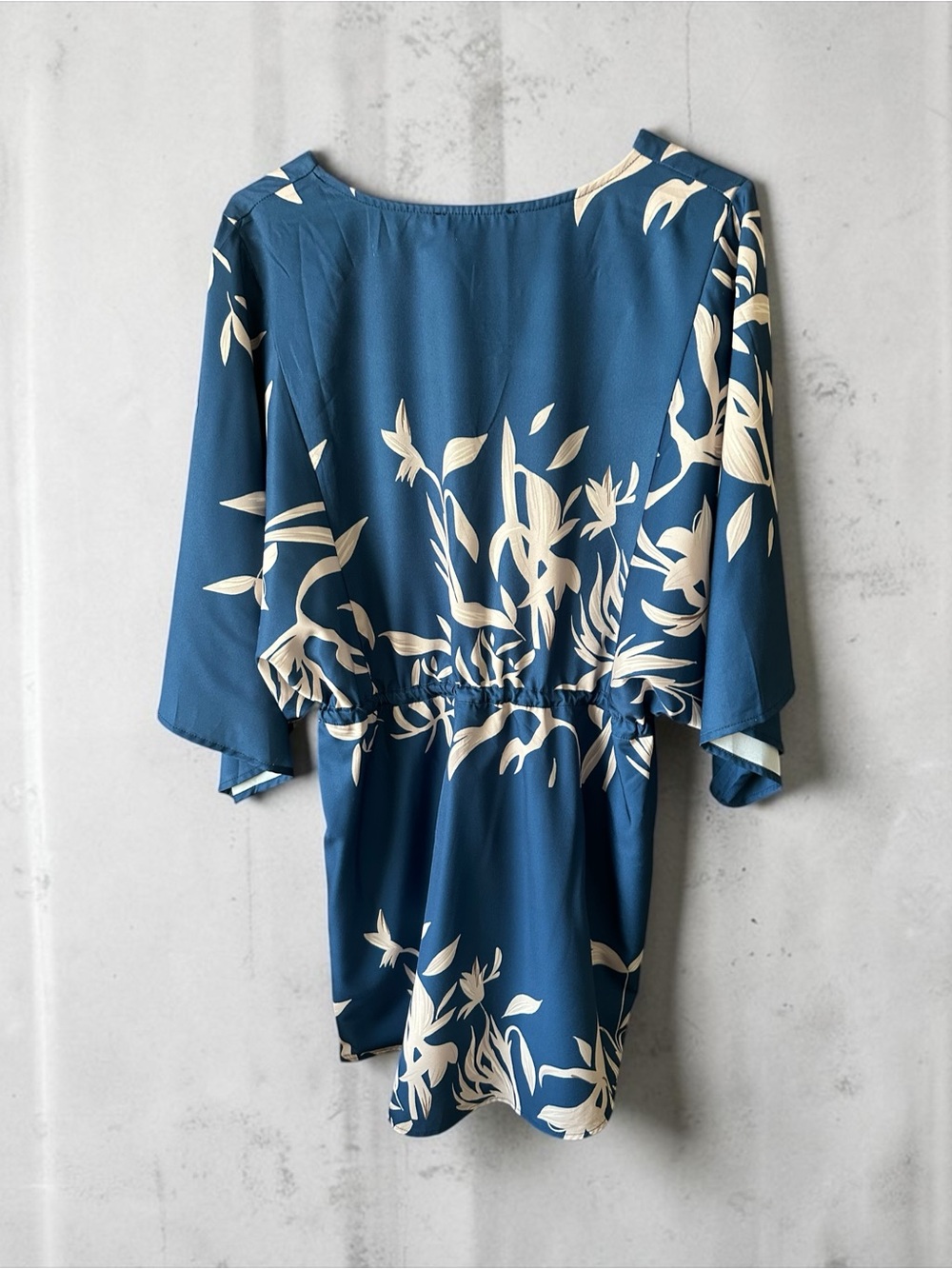 Cupshe Navy and Tan Floral Coverup Kimono Style - Picture 3 of 3